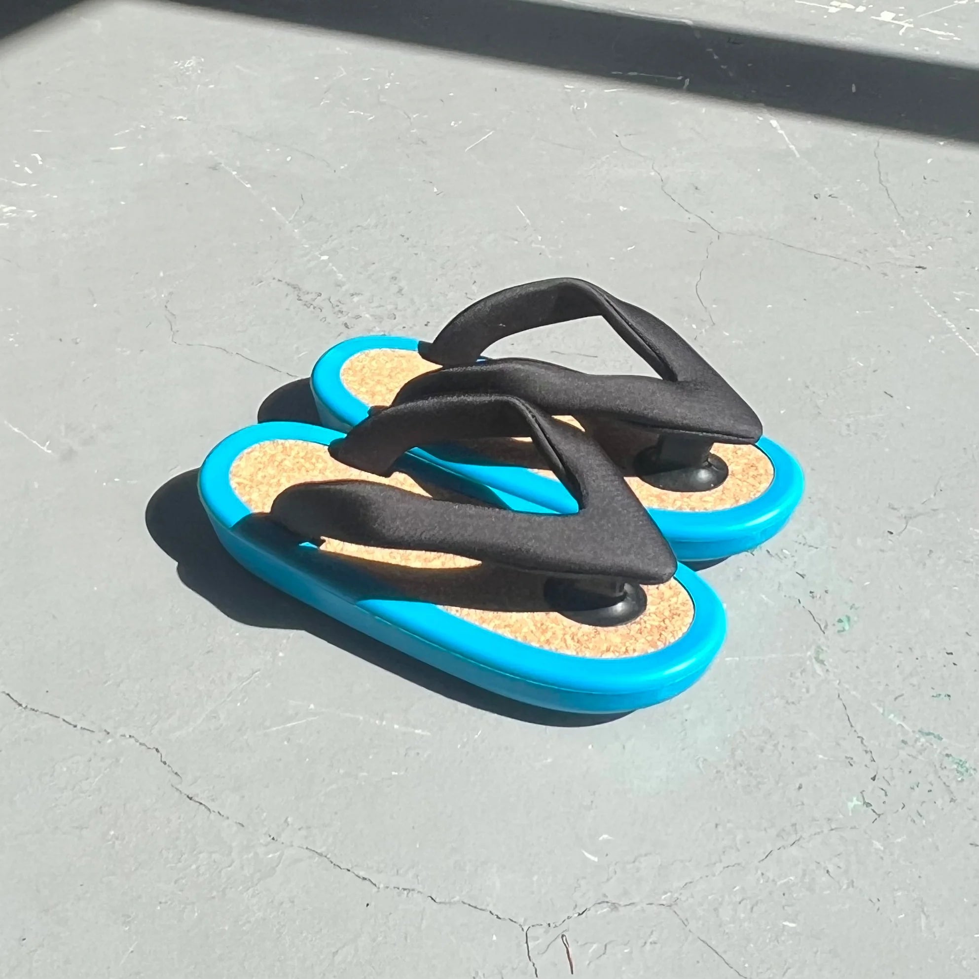 JOJO (XS) Black(sharp) / Black / Cork / Blue