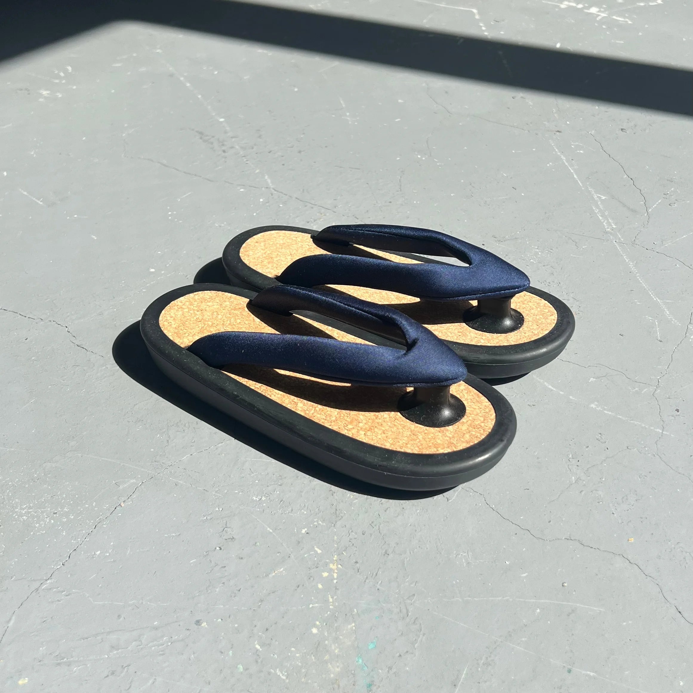 JOJO (S) Navy blue (Sharp) / Black / Cork / Black