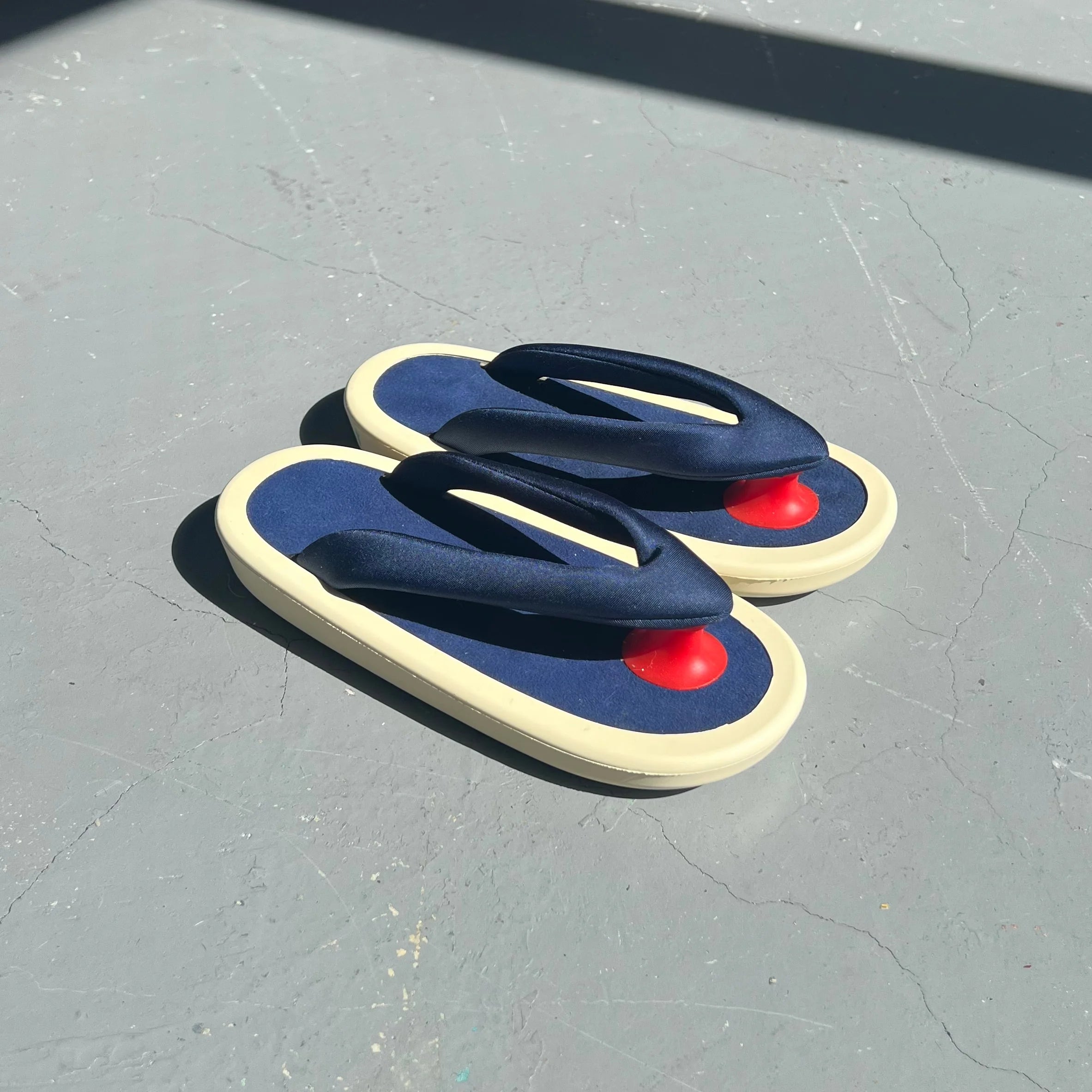 JOJO (S) Navy blue (Sharp) / Red / Navy blue / White